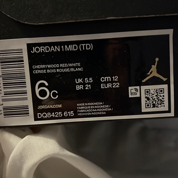 Jordan 1 Mid - Picture 9 of 11